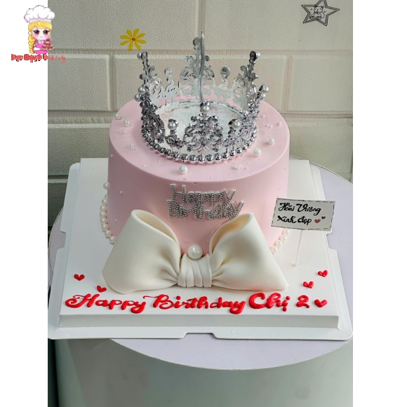 Bánh kem tone hồng kèm vương miệng tặng bạn gái