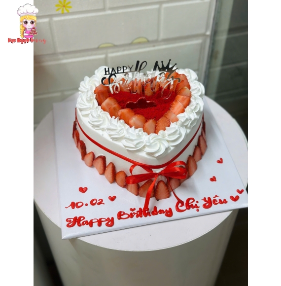 Bánh kem hình trái tim thêm dâu tây tặng phái nữ