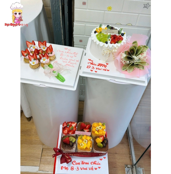 Combo bánh kem và hoa tiền tại Kẹo Ngọt