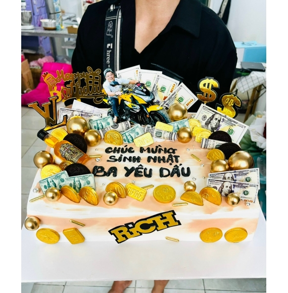 Bánh kem hình vuông tặng ba , người lớn tuổi