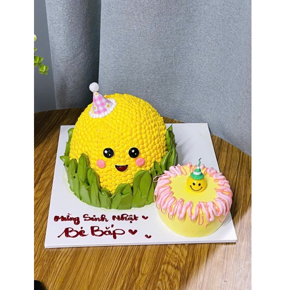 Bánh kem chúc mừng sinh nhật quả bắp 