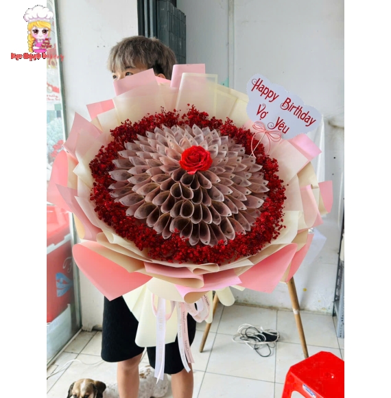 Bó hoa tiền khổng lồ tờ 50k tặng vợ
