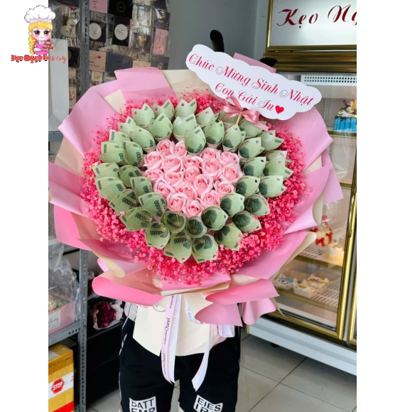 Bó hoa tiền khổng lồ 100k tặng chị yêu