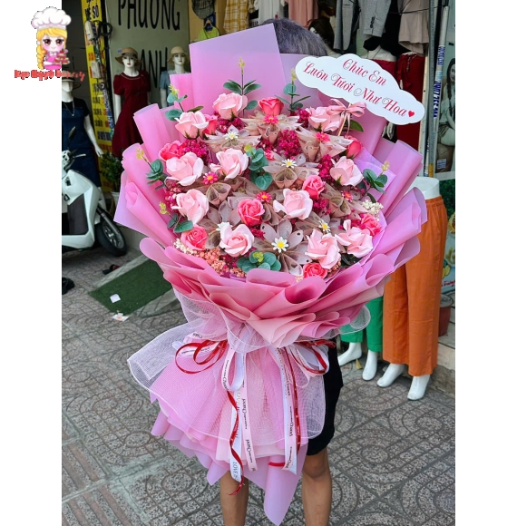 Bó hoa tiền khổng lồ 50k ở quận 12