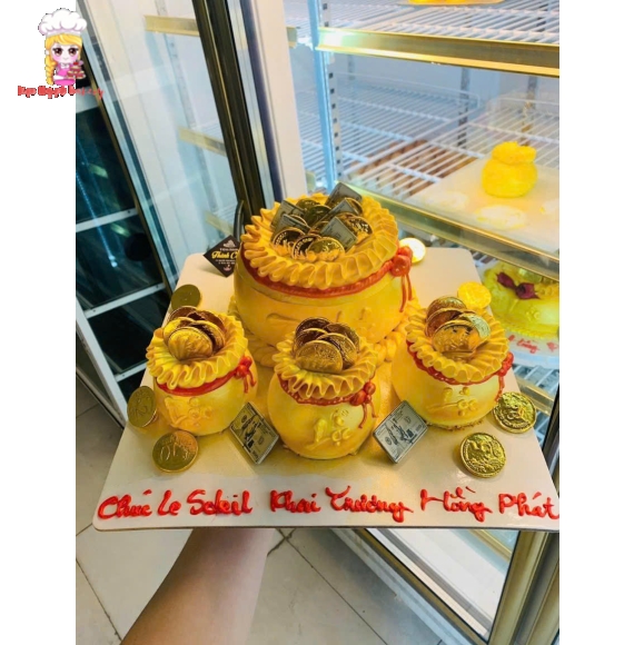 Bánh kem hủ vàng mừng khai trương quận 1
