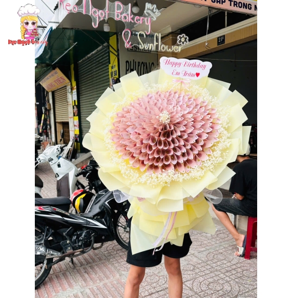Mẫu Hoa tiền tờ 50k khổng lồ