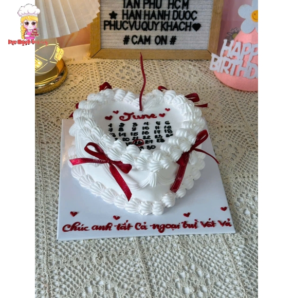 Bánh Kem hình trái tim tone Đỏ dành cho bạn nữ