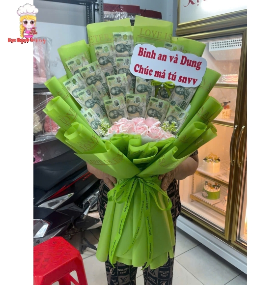 Bó hoa tiền 100k kèm hoa sáp