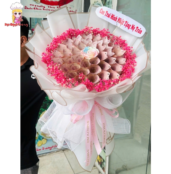 Bó hoa tiền tờ 50k khổng lồ