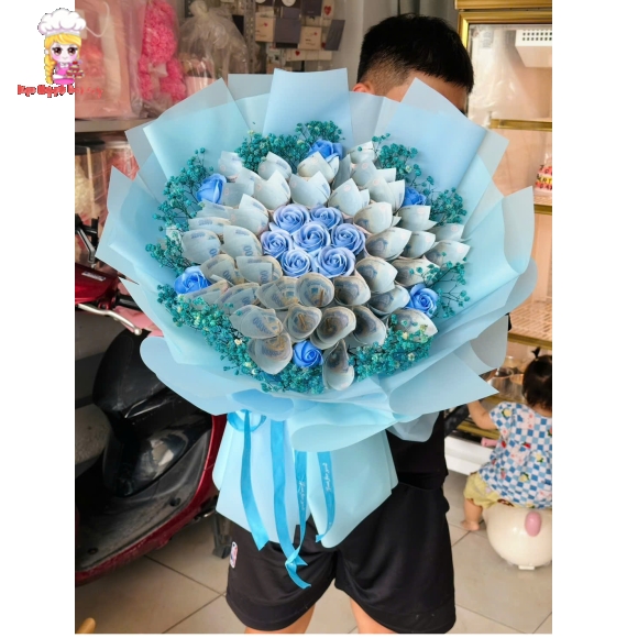 Hoa tiền khổng lồ tờ 20k ở tân phú