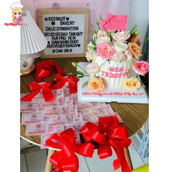 Bánh kem hoa tươi kèm dây tiền tặng mẹ yêu