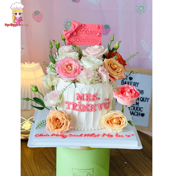 Bánh kem hoa tươi tặng mẹ sang trọng 