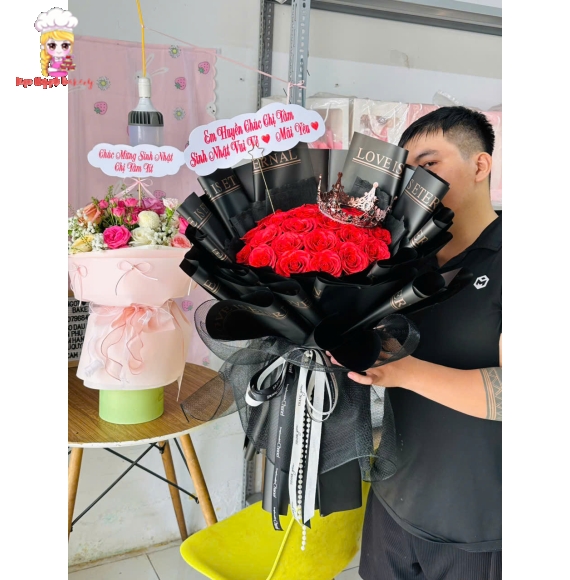 Hoa sáp tone đỏ và hoa tươi 