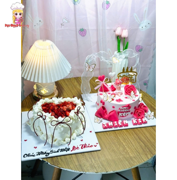 Bánh kem dành cho nữ tone hồng và đỏ