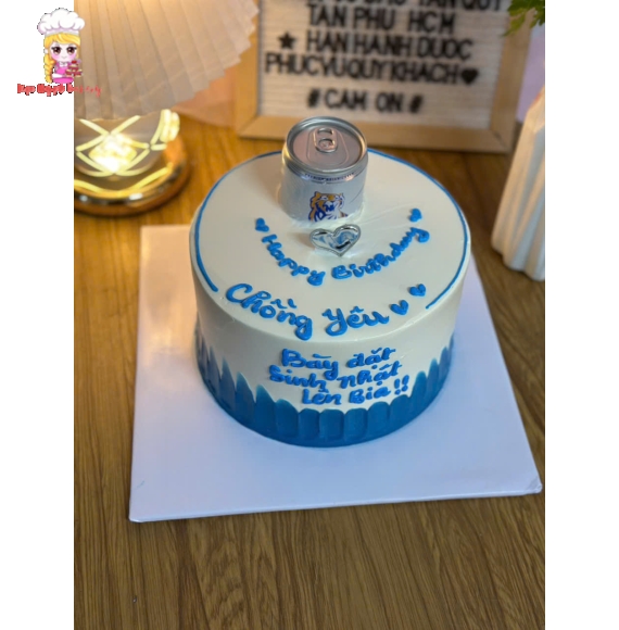 Bánh sinh nhật kèm lon bia