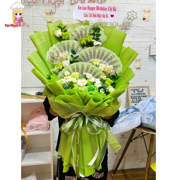 Bó hoa tiền tờ 100k kèm sếp cánh quạt 