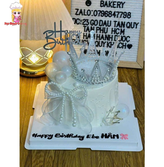Bánh kem kim tuyến hot trend kèm vương niệm sang trọng