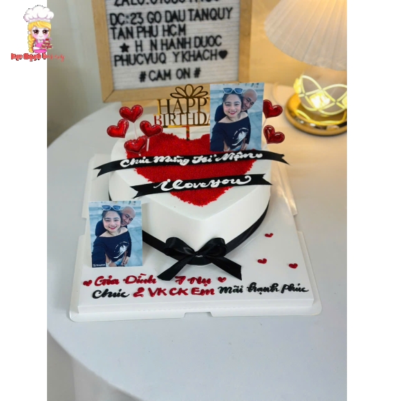 Mẫu bánh kem trái tim in hình toen đỏ rực