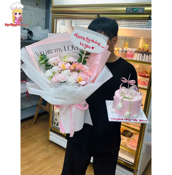 Bánh kem kèm hoa sáp tone hồng