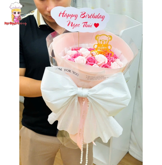 Bó hoa sáp tặng người yêu kèm nơ lớn xinh xắn