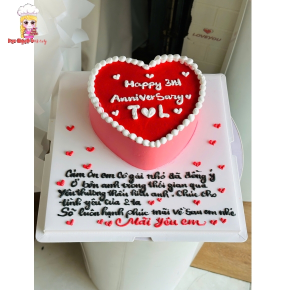 Bánh kem tone đỏ kỷ niệm yêu nhau