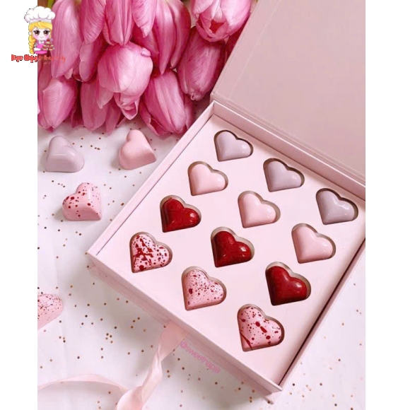 Mẫu so-co-la tặng nữ tone hồng tại Tân Phú