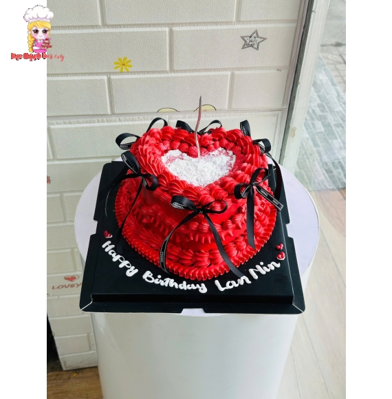 Bánh kem tone đỏ thổi kim tuyến sang trọng