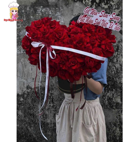 Bó hoa tone hồng tạo hình trái tim