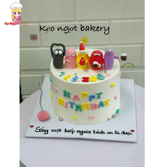 Bánh kem làm theo yêu cầu tặng các bạn nữ