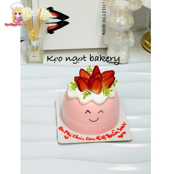 Bánh kem trang trí dễ thương tặng bé gái 