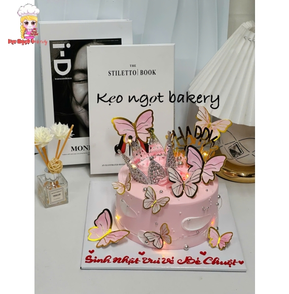 Bánh kem tone hồng trang trí theo yêu cầu 