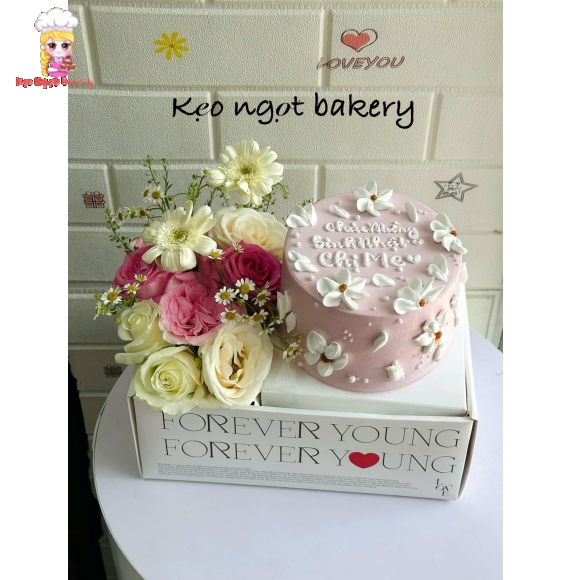 Set bánh kem tone hồng và hoa sáp tặng các cặp đôi 