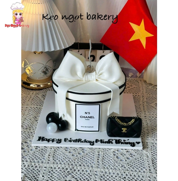 Bánh kem trang trí thương hiệu sang trọng 